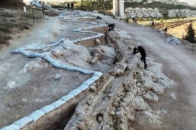 Phát hiện đoạn đường ống dẫn nước cổ đại 2.000 năm tuổi tại Jerusalem (Israel)