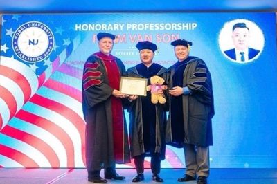 Doanh nhân Phạm Văn Sơn được Nobel University trao tặng danh hiệu Giáo sư Danh dự ngành Quản trị Kinh doanh