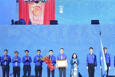 Hội Liên hiệp thanh niên Việt Nam đón nhận Huân chương Lao động hạng Nhất