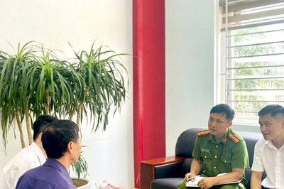 Suýt mất 1,5 tỷ vào tay 'công an dỏm' vì bị thao túng tâm lý