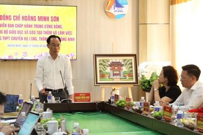 Bộ trưởng Giáo dục yêu cầu trường chuyên phát huy động lực tự học, tránh gây áp lực quá mức