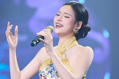 Ca sĩ quê Bắc Ninh được Mỹ Linh khen 'có thanh lẫn sắc' trên sóng VTV là ai?