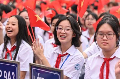 Hà Nội cấm các trường ép học sinh tham gia chương trình liên kết