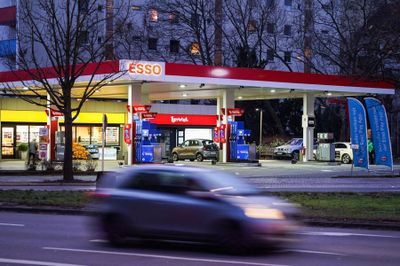 Đảng đối lập Đức kêu gọi Berlin mua dầu Nga theo ông Trump