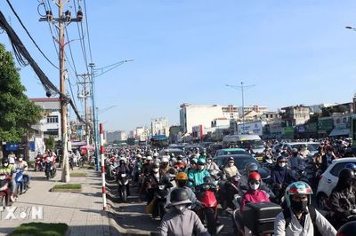 Rào chắn thi công metro gây ùn ứ tại cửa ngõ Tây Bắc Thành phố Hồ Chí Minh