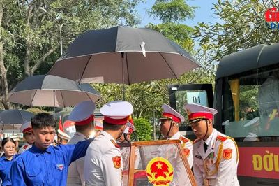 Sẵn sàng cho Lễ truy điệu các hài cốt liệt sĩ tại Công viên Lê Thị Riêng