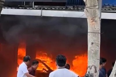 TP Hồ Chí Minh: Cháy garage ô tô tại phường Chánh Hưng
