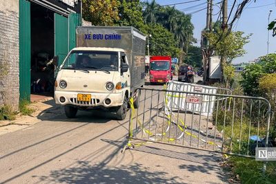 Hà Nội: Cận cảnh nhiều điểm sạt lở, xuống cấp tại đường bờ tây sông Nhuệ