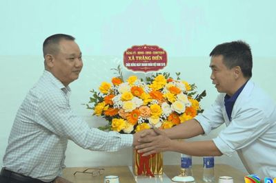 Lãnh đạo xã Thăng Điền động viên doanh nghiệp, hợp tác xã tiêu biểu