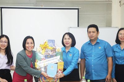 Liên đoàn Lao động thành phố Đà Nẵng thăm, động viên doanh nghiệp