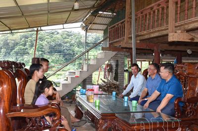Vì Nhân dân phục vụ