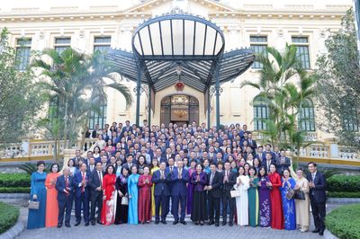 [Ảnh] Tổng Bí thư, Chủ tịch nước Tô Lâm gặp mặt đại biểu doanh nghiệp tiêu biểu