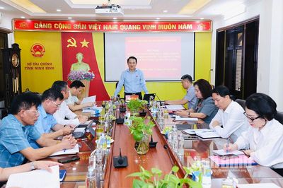 Đoàn ĐBQH tỉnh khảo sát tình hình thực hiện nhiệm vụ phát triển kinh tế-xã hội tại Sở Tài chính