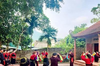 Ngọc Tân neo giữ hồn làng