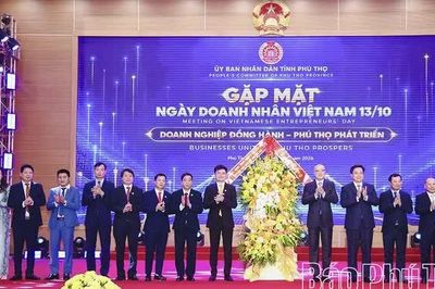 Phú Thọ đồng hành cùng doanh nghiệp, thúc đẩy tăng trưởng hai con số