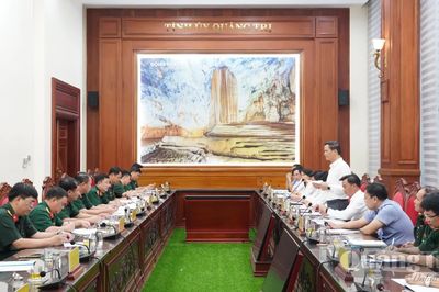 Đồng chí Bí thư Tỉnh ủy làm việc với đoàn công tác Binh đoàn 12