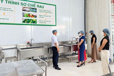 Xác minh việc học sinh có biểu hiện sức khỏe bất thường tại Trường Tiểu học và THCS Chiến Thắng