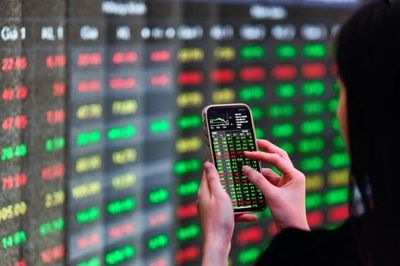 VN-Index giảm hơn 14 điểm