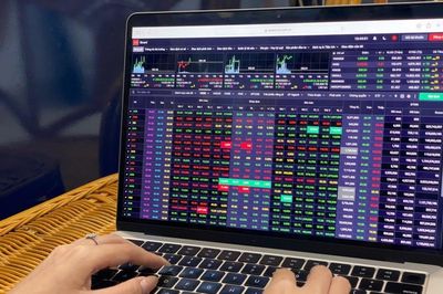 Sau 3 tuần giảm liên tiếp, VN-Index sẽ hồi phục hay tiếp tục 'dò đáy'