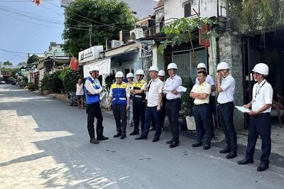 Kiểm tra an toàn sau sự cố đổ tường rào dự án nhà ở cao tầng Bcons