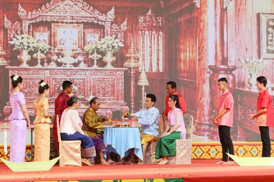 Hình ảnh đồng bào Khmer đón mừng Lễ Sene Dolta đầm ấm, hạnh phúc