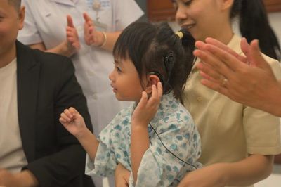 Hà Nội làm chủ kỹ thuật cấy điện cực ốc tai, nâng tầm y tế chuyên sâu