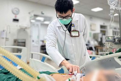 Cúm A biến chứng suy hô hấp siêu tốc: Đừng đo độ nguy hiểm bằng cơn sốt