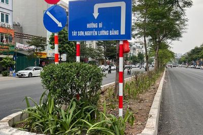 Hà Nội: Cận cảnh đường Ô Chợ Dừa sau khi xén dải phân cách, mở rộng