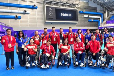 Trưởng đoàn Nguyễn Trọng Hổ động viên các VĐV Việt Nam tại Asian Para Games 5