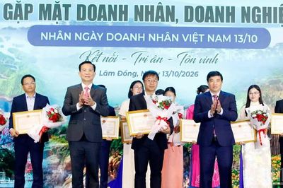 Lâm Đồng cam kết đồng hành cùng doanh nghiệp 'thắp lửa vươn xa'