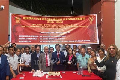 Đoàn đại biểu Đảng Cộng sản Việt Nam thăm Peru, trao tặng sách của Tổng Bí thư, Chủ tịch nước Tô Lâm