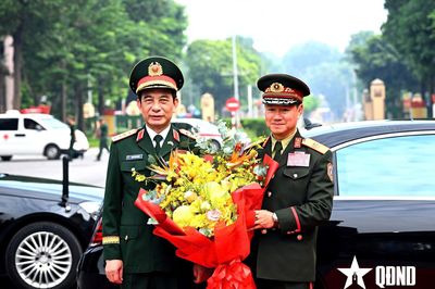 Đại tướng Phan Văn Giang chủ trì lễ đón Phó thủ tướng, Bộ trưởng Bộ Quốc phòng Lào