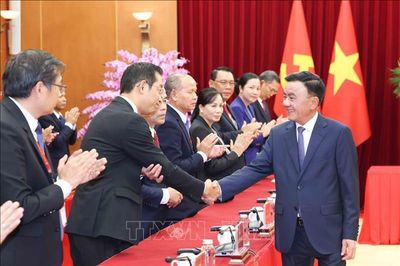 Thường trực Ban Bí thư Trần Cẩm Tú tiếp đoàn cán bộ cao cấp Đảng Nhân dân Cách mạng Lào