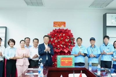 Lãnh đạo TP Đà Nẵng thăm, chúc mừng doanh nghiệp nhân ngày Doanh nhân Việt Nam
