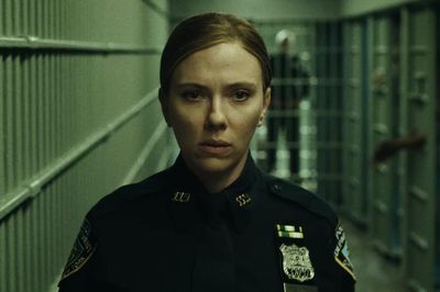 Scarlett Johansson tái xuất màn ảnh rộng với 'bom tấn' kinh dị của Mike Flanagan