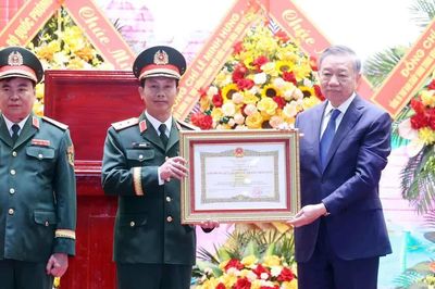 Quân khu 2 nhận danh hiệu Anh hùng Lực lượng vũ trang nhân dân