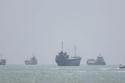 Iran tuyên bố tấn công siêu tàu chở dầu tại eo biển Hormuz