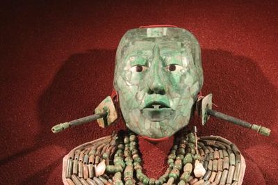 Vì sao vua Maya được an táng với chiếc mặt nạ ngọc xanh?