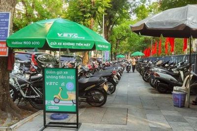 Hà Nội đề xuất thanh toán không tiền mặt tại toàn bộ điểm trông giữ xe