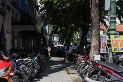 Truy tố 5 nhân viên trật tự đô thị tội Nhận hối lộ, vì sao 33 người đưa tiền vô can?