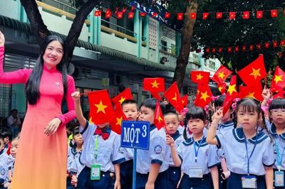 Bộ Nội vụ nghiên cứu chế độ đặc thù cho cán bộ quản lý trường trên 100 lớp
