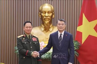 Thủ tướng Lê Minh Hưng tiếp Phó Thủ tướng, Bộ trưởng Bộ Quốc phòng Lào