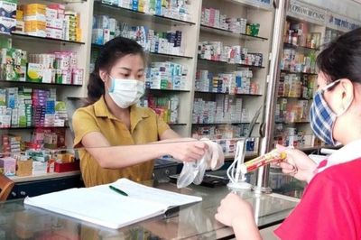 Người bệnh tự mua thuốc, thiết bị y tế chú ý thông báo liên quan đến BHYT