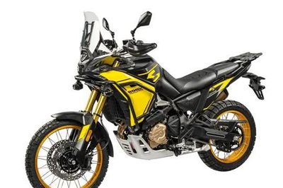 Môtô địa hình 798cc, trang bị tiên tiến, gá hơn 250 triệu đồng