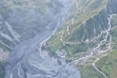 Hơn 100 du khách nước ngoài mắc kẹt giữa vùng lũ ở Nepal