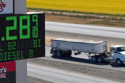 Nga có đủ khả năng cung ứng dầu diesel theo thỏa thuận với Tổng thống Trump?