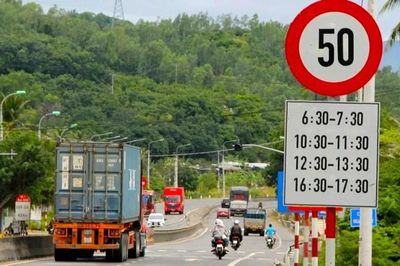 Đã khắc phục hàng nghìn vị trí biển báo, đèn tín hiệu giao thông bất cập trên toàn quốc