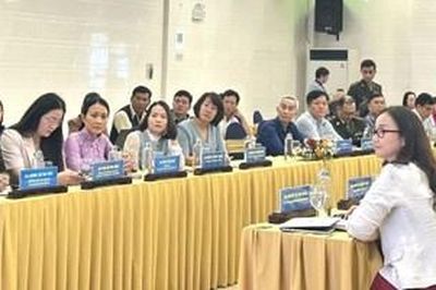 Phát triển sinh kế bền vững gắn với bảo vệ rừng và gìn giữ văn hóa bản địa