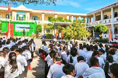 Lâm Đồng ra mắt mô hình 'Cổng trường an toàn giao thông', kết hợp tuyên truyền pháp luật