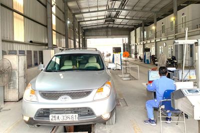 Bọc lại ghế ô tô từ nỉ sang da, chủ xe cần lưu ý điều gì khi đăng kiểm?